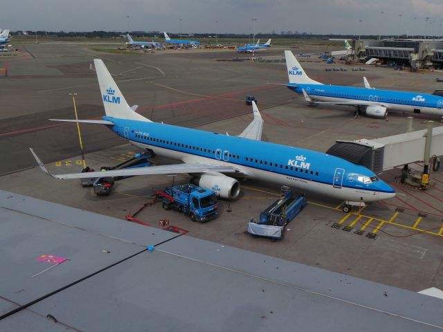 Boeing 737-800 (PH-BGB) - PANORAMADECKbr /GATE DELTA3