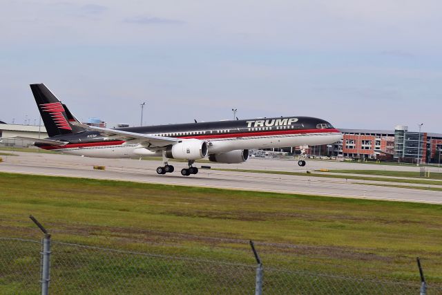 Boeing 757-200 (N757AF)