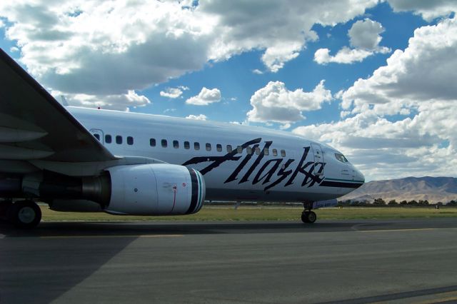 Boeing 737-800 (N558AS)