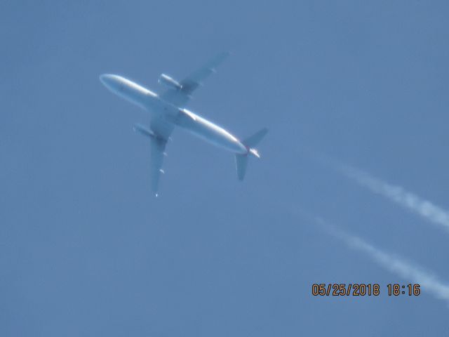 Airbus A320 (N663AW)