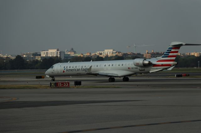 Canadair Regional Jet CRJ-700 (N574NN)
