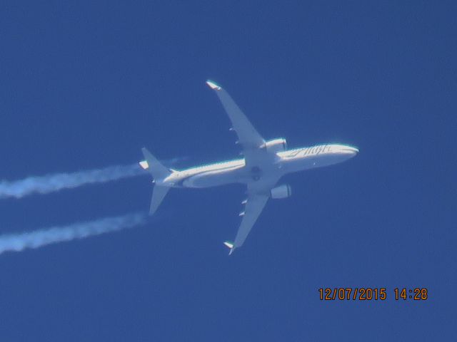 Boeing 737-800 (N525AS)