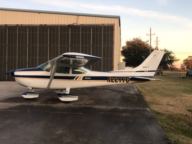 Cessna Skylane (N2217C)