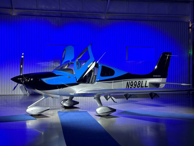 Cirrus SR-20 (N998LL)