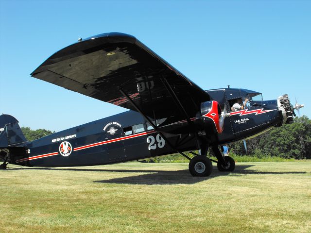 STINSON Tri-Motor (SM-6000/T) (N11153) - Stinson Tri-Motor taxiing by