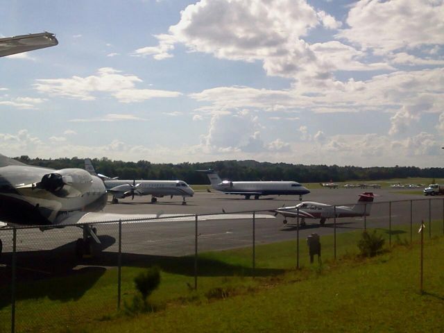 Saab 2000 — - Busy day on the ramp