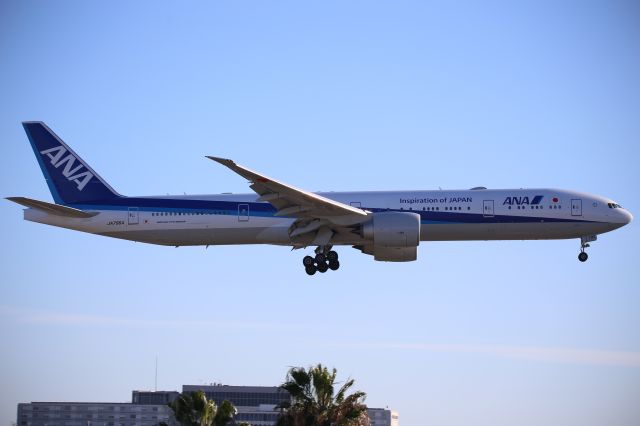 BOEING 777-300ER (JA796A)