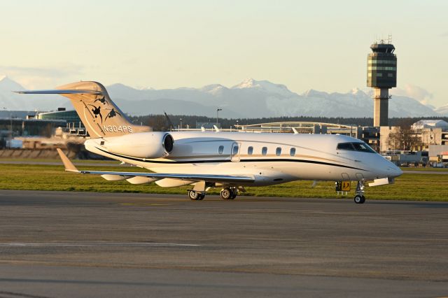 Bombardier Challenger 300 (N304PS)