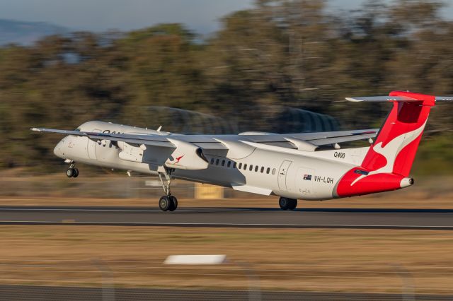 de Havilland Dash 8-400 (VH-LQH)