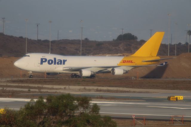 Boeing 747-400 (N416MC)