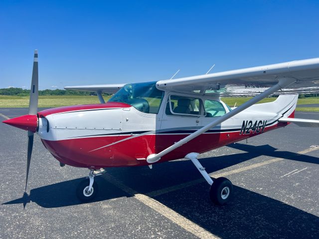 Cessna Skyhawk (N24GV)