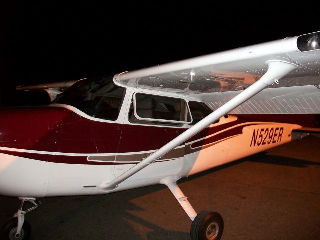 Cessna Skyhawk (N529ER)