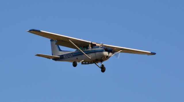 Cessna Skyhawk (N9240H)