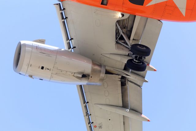 Airbus A320 — - Jetstar, A320, IAE2500.