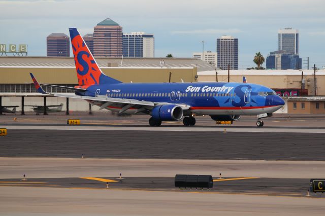 Boeing 737-800 (N814SY)