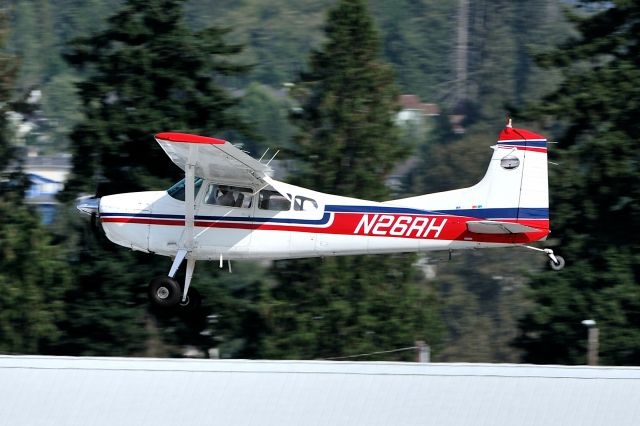 Beechcraft Baron (58) (N26AH) - Hooper A V STARDUSTER II C/N 907