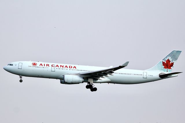 Airbus A330-300 (C-GFAH)