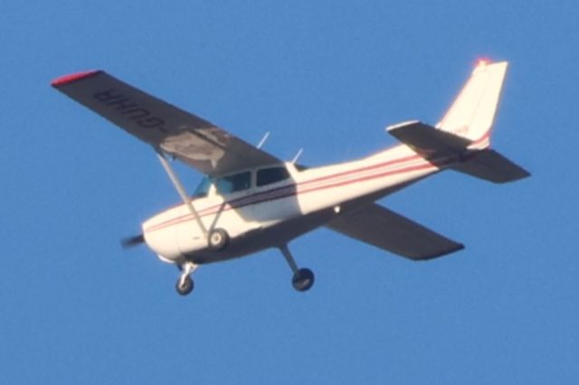 Cessna Skyhawk (C-GUHR) - C-GUHR Cessna Skyhawk 172M Academie de l'Aviation de St-Hyacinthe Inc. Altitude 847 Mètres. Vitesse 160 Km/H. Survolant la ville de Lavaltrie QC. Le 18-10-2024 à 16:21.