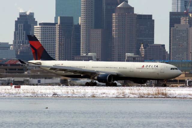 Airbus A330-300 (N824NW)