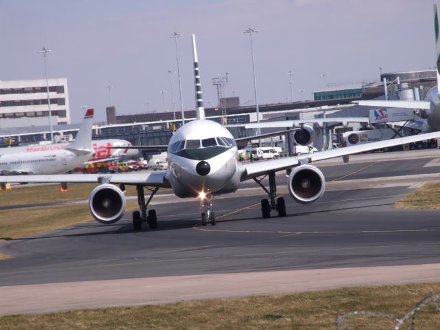 Airbus A320 (EI-DVM) - EI-DVM MANCHESTER UK APRIL 2013