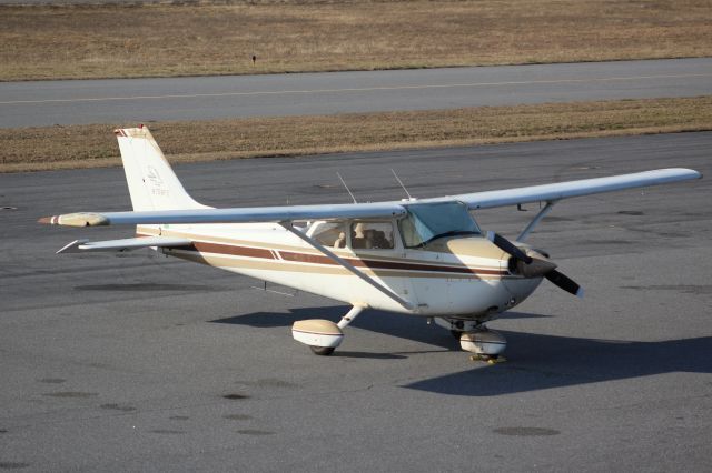 Cessna Skyhawk (N758FE)