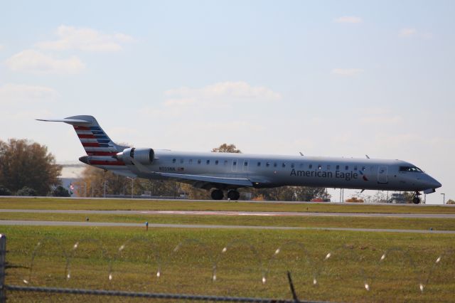 Canadair Regional Jet CRJ-900 (N559NN)