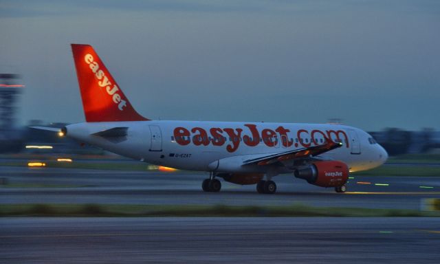 Airbus A319 (G-EZAT) - EasyJet Airbus A319-111 G-EZAT in Rome Fiumicino 