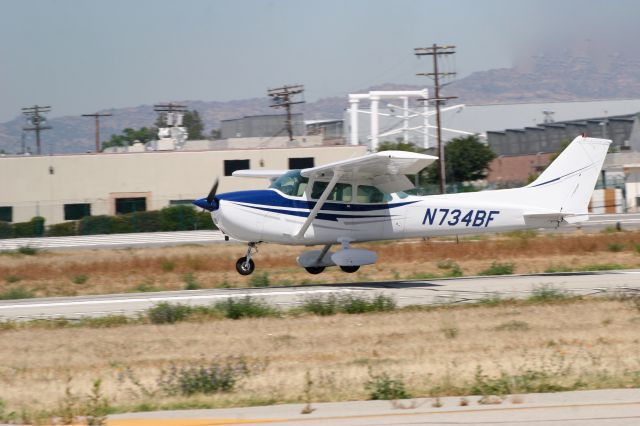 Cessna Skyhawk (N734BF)