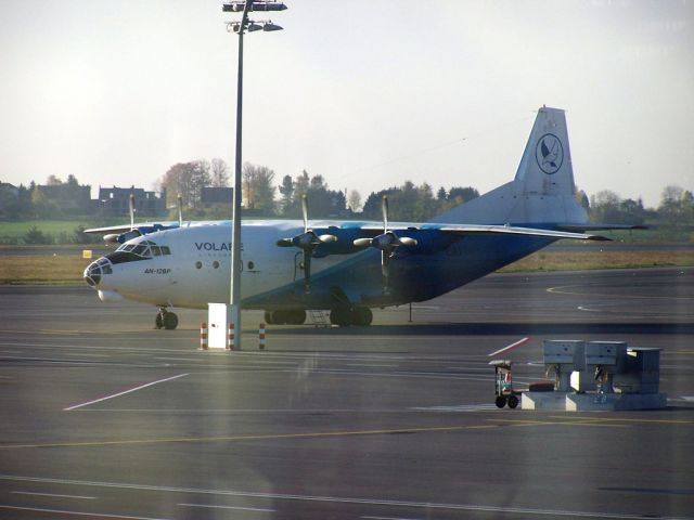 Antonov An-12 (UR-LAI) - Date 29/10/05 c/n 8345505