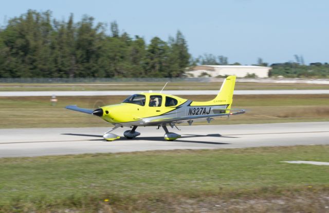 Cirrus SR-22 (N327AJ) - Taxing to runway 5