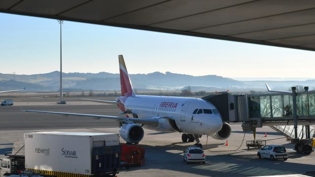 Airbus A319 (EC-KKS) - Iberia Airbus A319-111 EC-KKS in Madrid