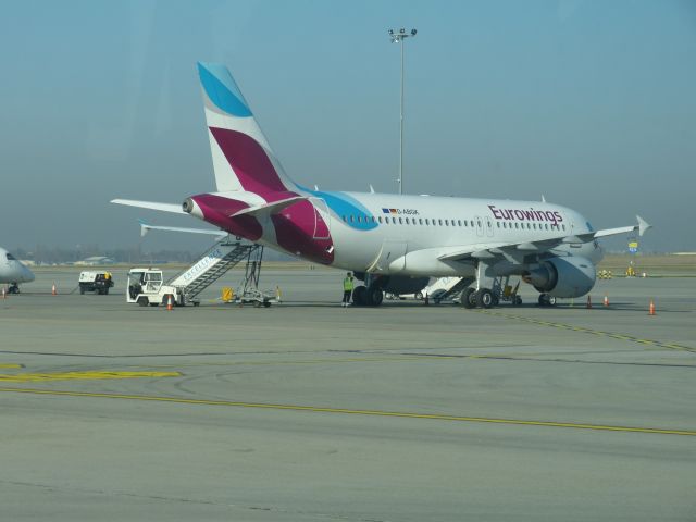 Airbus A319 (D-ABGK) - apron LHBP travelling toward the plane before boarding