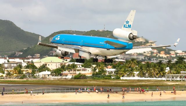 Boeing MD-11 (PH-KCK) - A classic shot of the KLM Royal Dutch Airlines PH-KCK MD11 over maho beach and landing at TNCM St St. Maartenbr /Time fly when your having fun!!