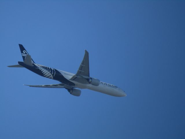 BOEING 777-300ER —