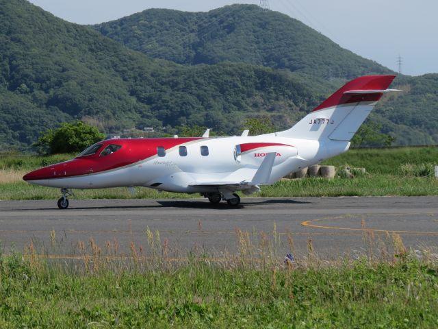 Honda HondaJet (JA777J)