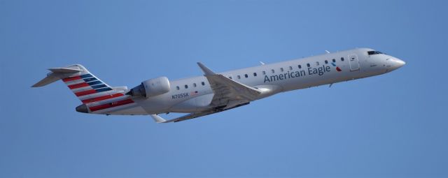 Canadair Regional Jet CRJ-700 (N705SK) - Phoenix Sky Harbor International Airport departure rwy 07L 09SEP19