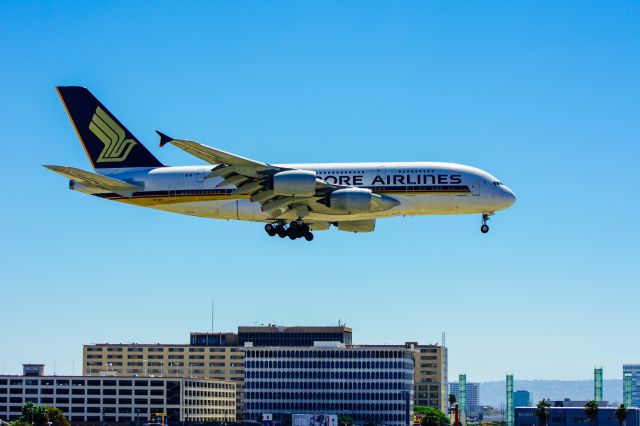 Airbus A380-800 (9V-SKS)