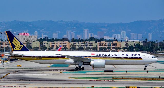 BOEING 777-300ER (9V-SNC) - 9V-SNC Singapore Airlines Boeing 777-312(ER) s/n 42242 - Los Angeles International Airport (IATA: LAX, ICAO: KLAX, FAA LID: LAX)br /Photo: TDelCorobr /September 3, 2017