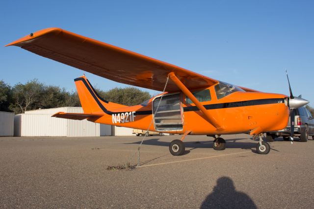 Cessna 206 Stationair (N4921F)