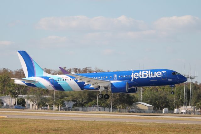 Airbus A220-300 (N3241J) - JBU265 BOS-RSW 12/4/24