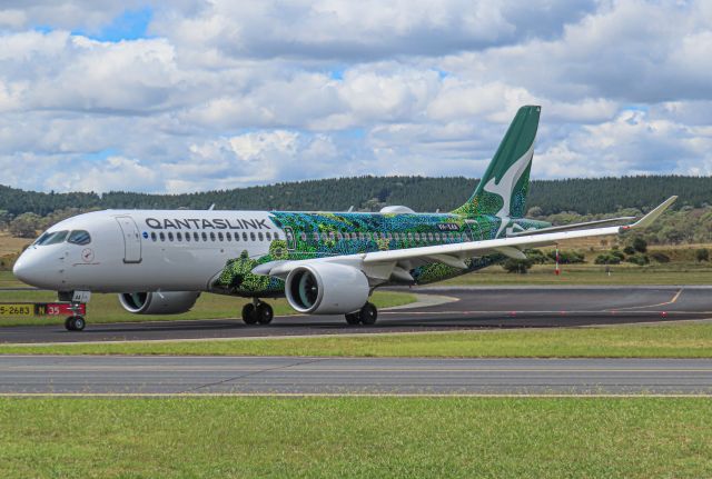 Airbus A220-300 (VH-X4A) - VH-X4A Taxiing to the gate at Canberra after arriving from Melbourne.