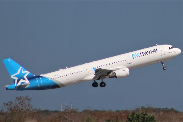 Airbus A321 (C-GEZD) - Air Transat departure