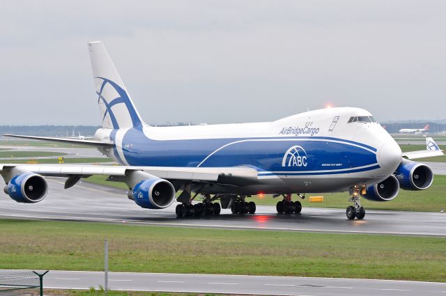 Boeing 747-200 (VQ-BHE)