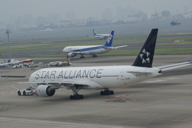 Boeing 777-200 (JA711A) - All Nippon Airways (Star Alliance) B777-281 cn33406