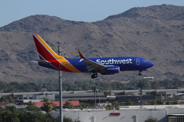 Boeing 737-700 (N966WN)