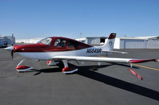 Cirrus SR-22 (N684SR) - Starboard Side Front of N684SR