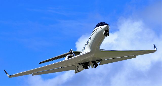 Gulfstream Aerospace Gulfstream V (N721KJ) - GulfStream N721KJ  departing St Maarten