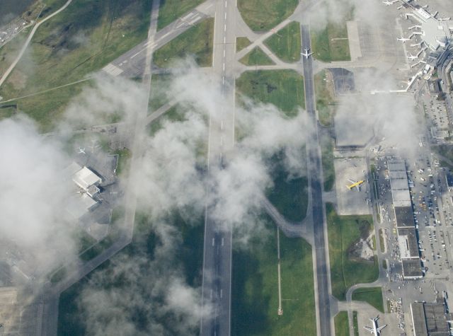 Cessna 140 (C-FISX) - Crossing overhead the field en route to CYSE