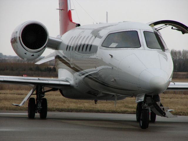 Learjet 45 (N820AT)