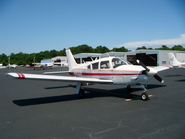 Piper Cherokee (N121DB)